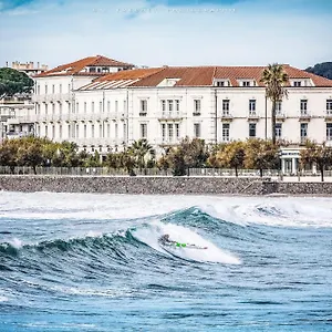 **** Hotel Grand Des Sablettes Plage, Curio Collection By Hilton Francia
